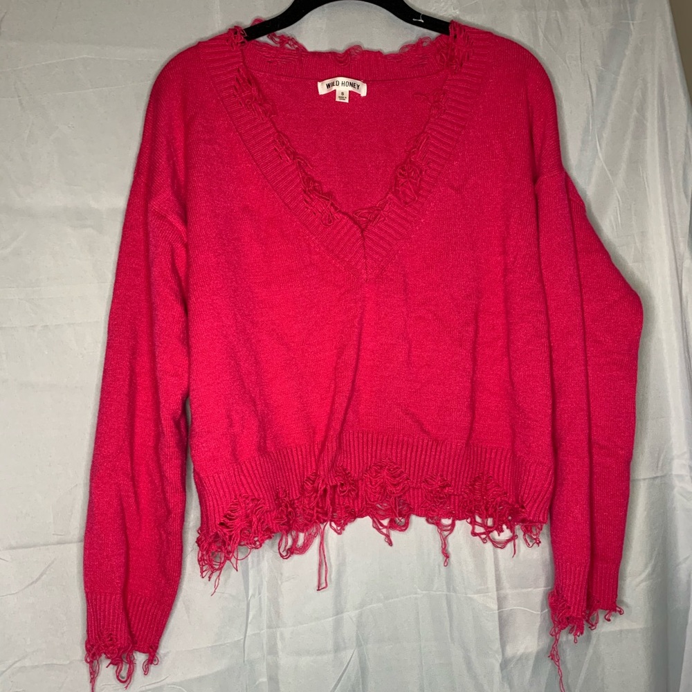 Distressed long sleeve crop top!